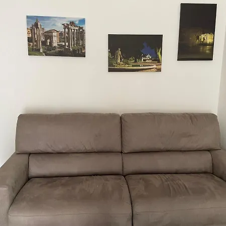 Comfort A 7 Fermate Dal Colosseo Rzym